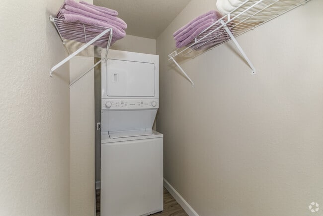 1BR, 1BA - 616 SF - Hazel Ranch