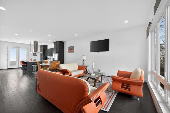 Photo - 1680 Memorial Dr SE Unit SI ID1388269P