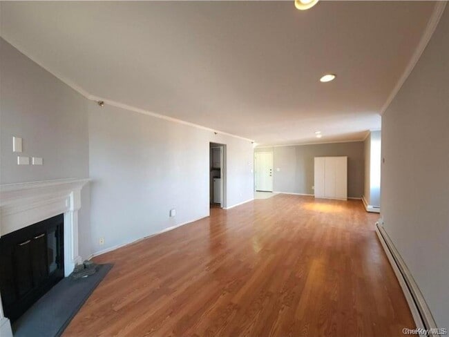 Building Photo - 15 Greenridge Ave Unit 8