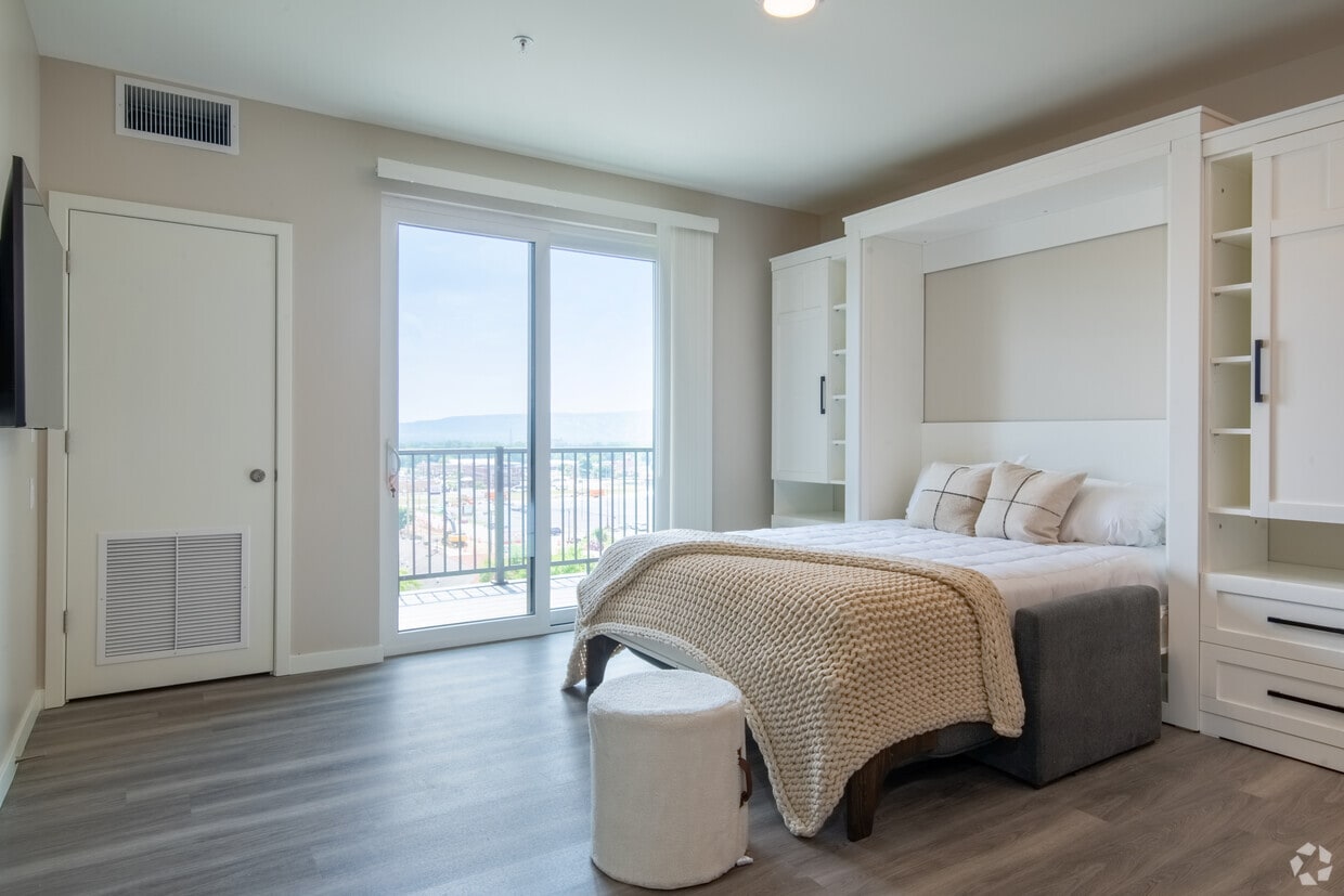 Floor Plan - Furnished Studio