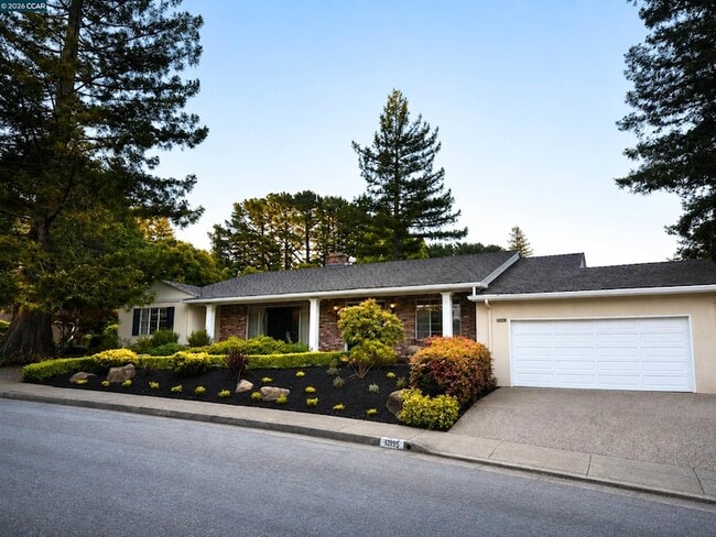 Photo - 12195 Blythen Way