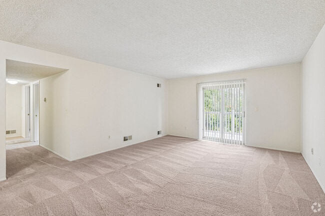 The Legacy - 2BR, 1BA - 972SF - Living Room - Bridgewood Apartments