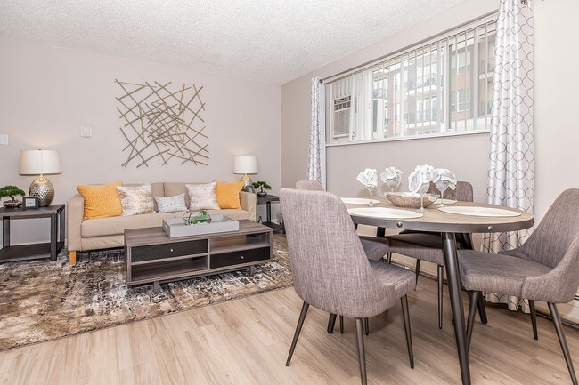 Building Photo - Fitz on 14th