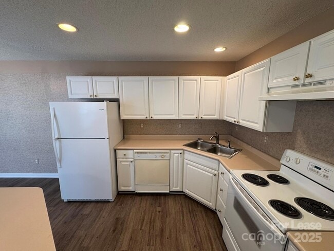 Photo - 8419 Southgate Commons Dr