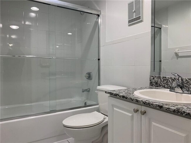 Photo - 19455 NE 10th Ave Unit 1-312