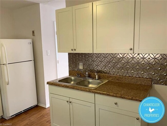 Photo - 210 Woodnell St Unit G