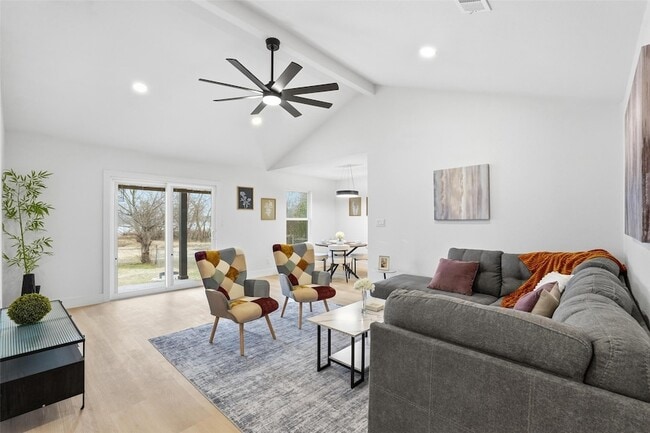 Photo - 763 Lakeside Dr