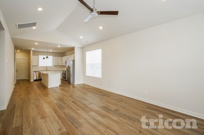 Photo - Tricon Cedar Creek