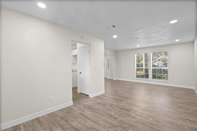 Photo - 5410 Forest Trails Dr