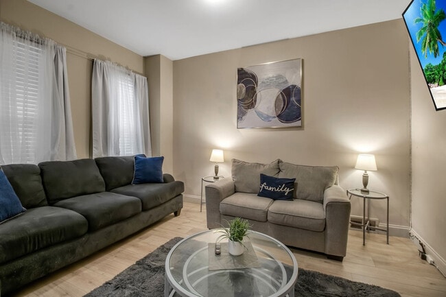 Photo - 24 B St Unit SI ID1609852P