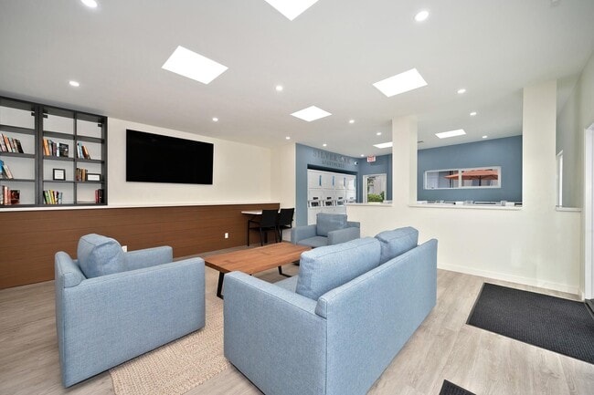 Photo - Silver Oak Apartments