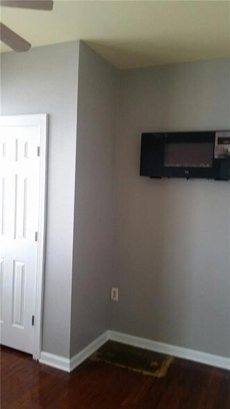 Photo - 5105 Baccich St