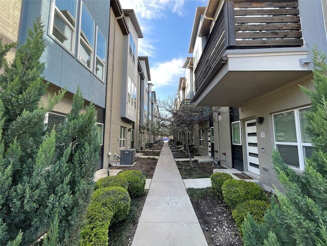 Photo - 4910 Live Oak St