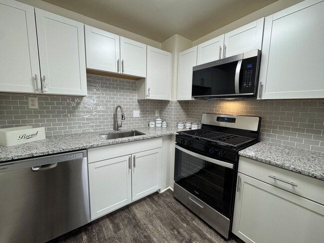Building Photo - Willow Run at Mark Center Apartment Homes