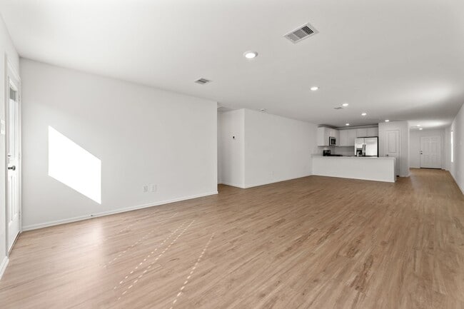 Photo - 17747 Pemswood Dr