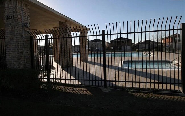 Photo - 4028 Thoroughbred Trail