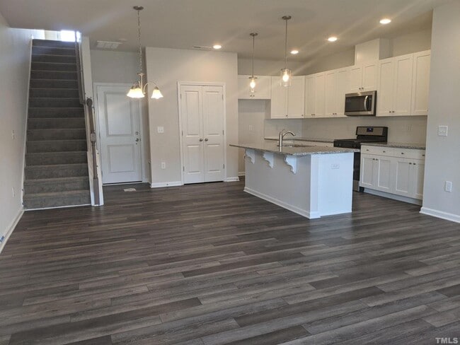 Photo - 912 Robbie Jackson Ln