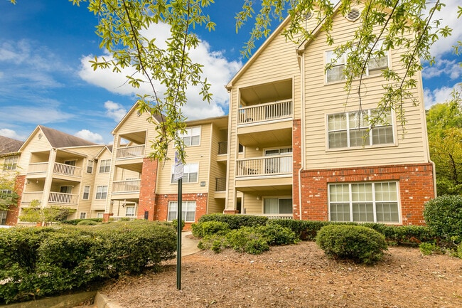 Building Photo - Lealand Place