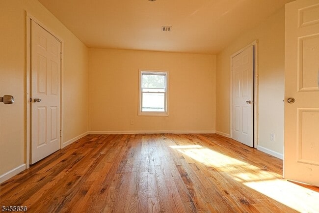 Building Photo - 112 Chadwick Ave Unit 3