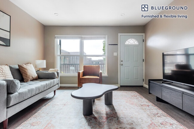 Building Photo - 710 Laurel Ave Unit FL3-ID2069