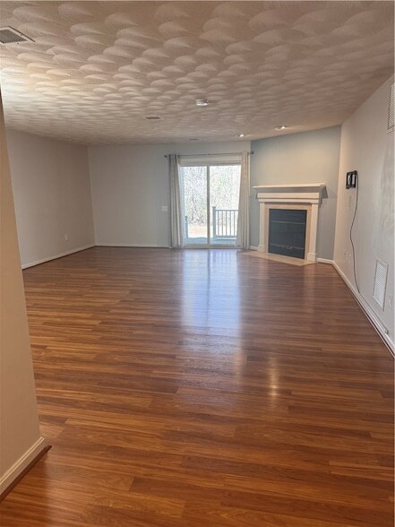 Photo - 92 Trellis Dr