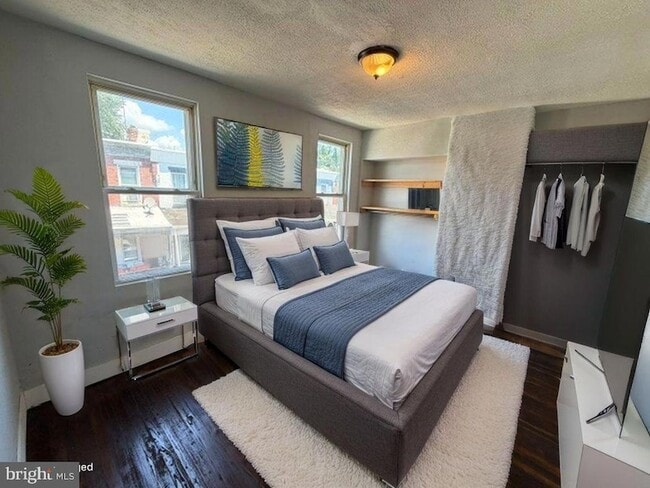 Photo - 708 E Madison St