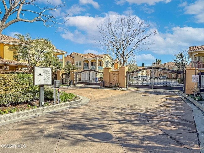 Photo - 2930 Esperanza Way