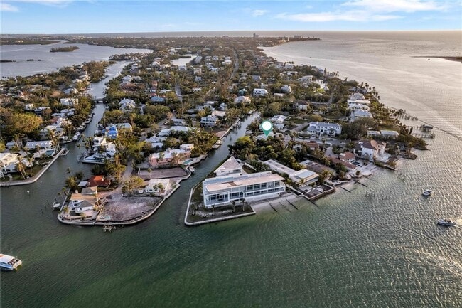 Photo - 31 Lands End Ln