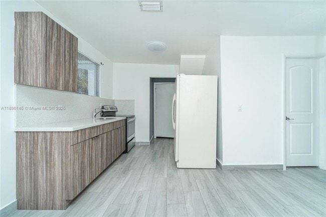 Photo - 5725 NW 24th Ave