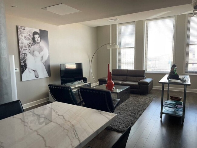 Building Photo - 256 E Main St Unit ID1265076P