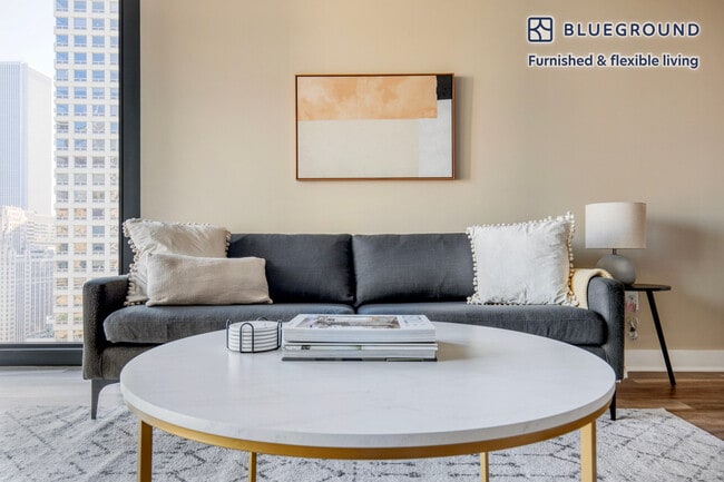 Photo - 505 N State St