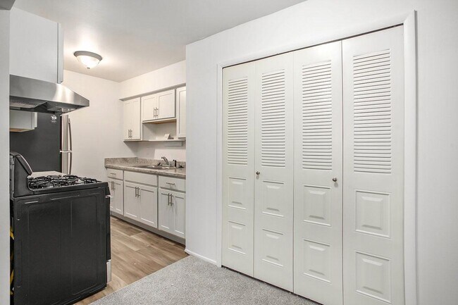 Photo - Fairlane Apartments