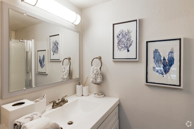 Studio - 350SF - Bathroom - Kinley at Biltmore