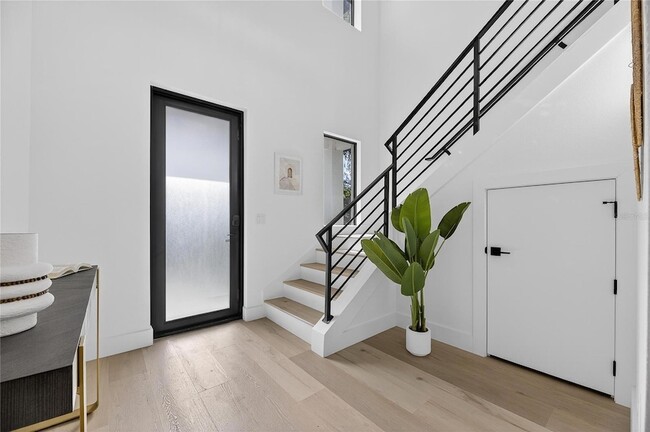 Photo - 2335 Oak Terrace