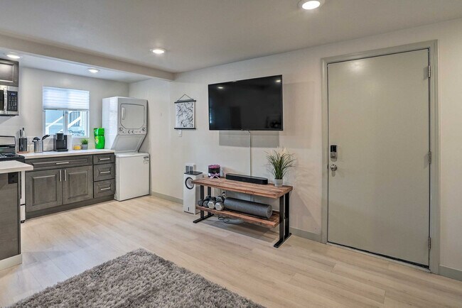 Photo - 2715 MacArthur Blvd Unit SI ID1545944P