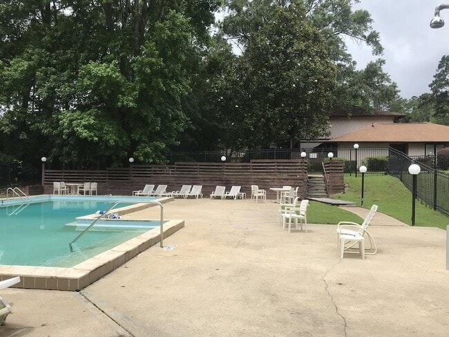 Photo - 410 Westwood Dr