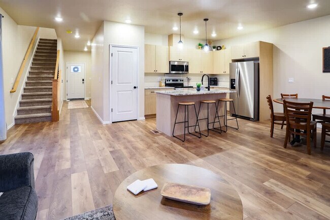 Building Photo - 717 E Elgin St Unit SI ID1460927P