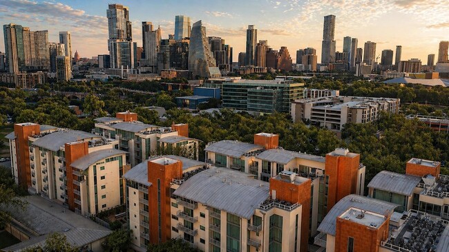 Building Photo - 1600 Barton Springs Rd Unit 5107
