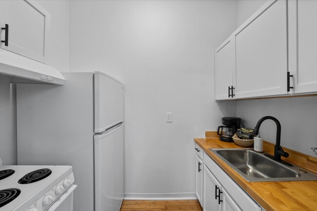 Photo - 242 Mccormick Pl Unit ID1056125P