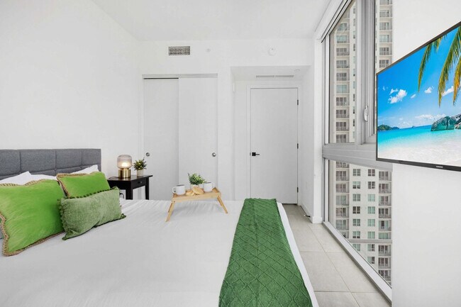 Photo - 227 NE 2nd St Unit SI ID1227561P