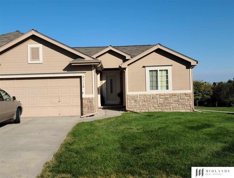 Photo - 2115 S 197th St