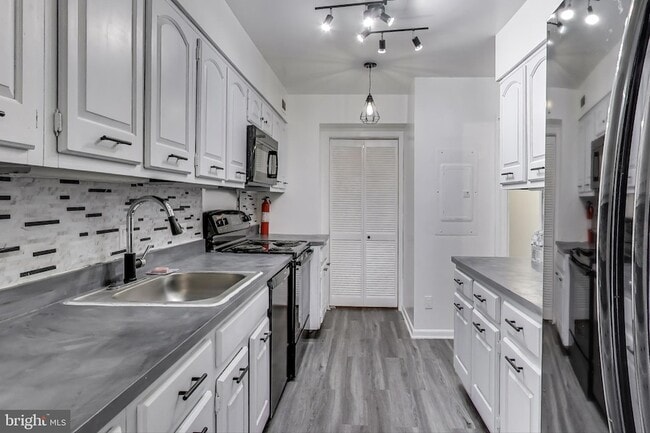 Photo - 1001 26th St NW Unit 705