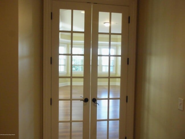 Photo - 1031 Oval Rd