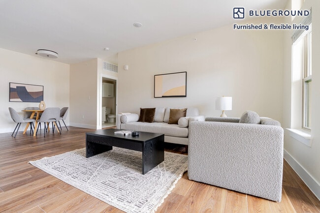 Photo - 1501 W Howard Ln Unit FL5-ID365