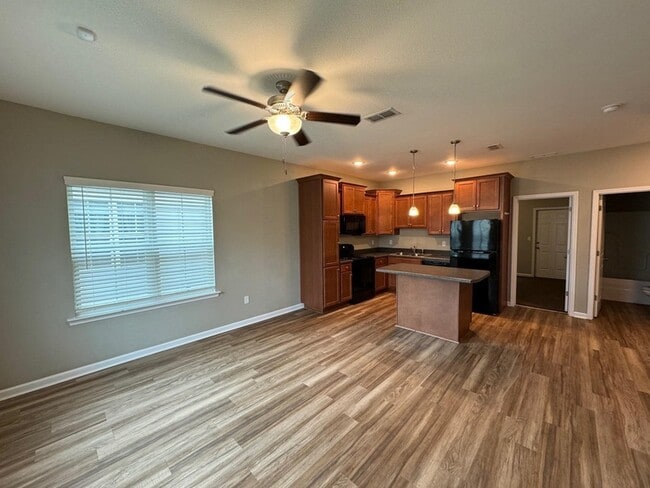 Photo - 2225 Cedarbrook Ct