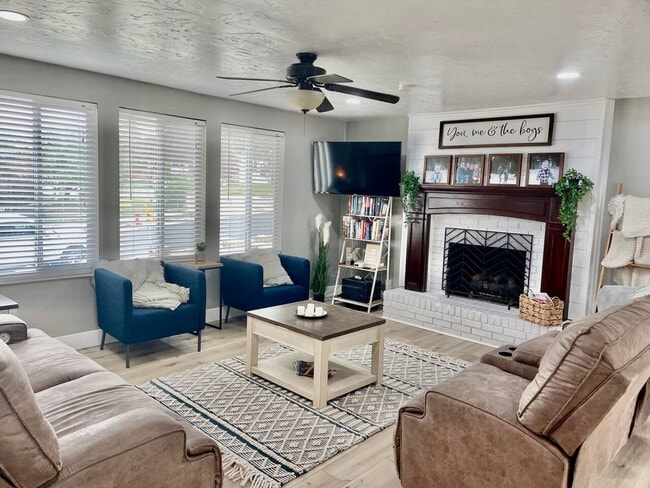 Building Photo - 1212 E 8280 S Unit ID1249902P