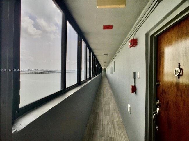 Photo - 555 NE 30th St Unit 1004