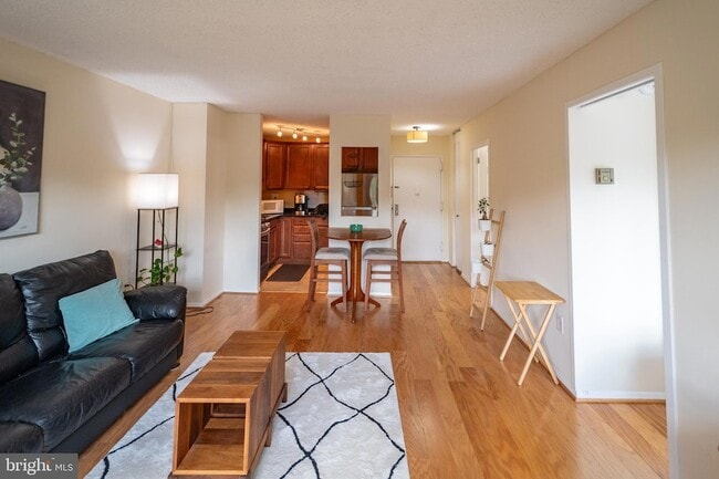 Photo - 1225 Martha Custis Dr Unit 502