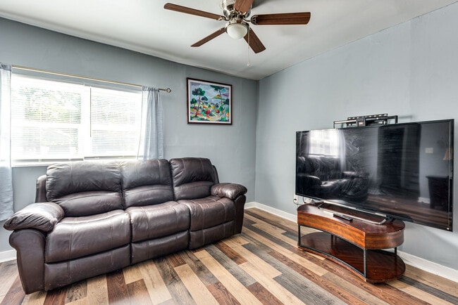 Building Photo - 4731 Sanders Ave Unit SI ID1596270P