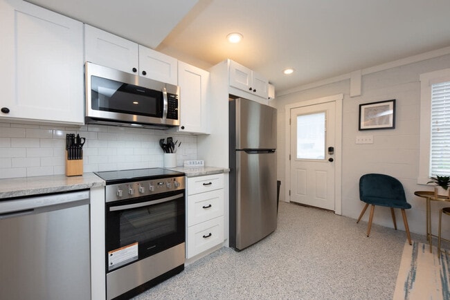 Photo - 1140 Simpson Ave Unit ID1309006P